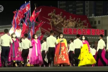 Merayakan ultah pendiri Korea Utara dengan pesta dansa