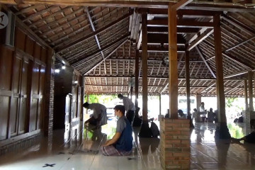 Nuansa Jawa tempo dulu di Masjid Joglo Klaten