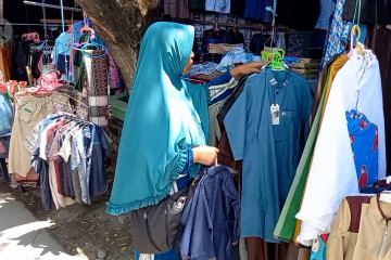 Pedagang musiman di Kota Palu kembali jual baju Muslim