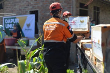 Baznas dan Ajinomoto salurkan bantuan banjir NTT