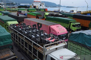 Angkutan logistik di Pelabuhan Merak meningkat