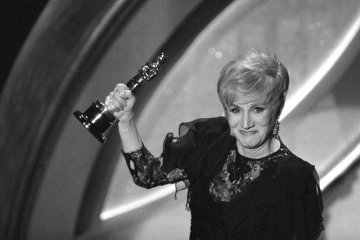 Aktris pemenang Oscar Olympia Dukakis meninggal dunia