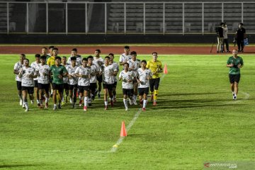 Jelang kualifikasi Piala Dunia, Timnas Sepak Bola Indonesia berlatih di Stadion Madya