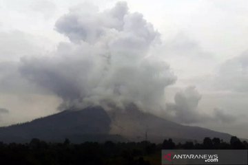 Luncuran awan panas Sinabung teramati dengan jarak 500 meter