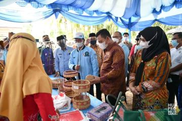 Gubernur resmikan ground breaking BTS bersama Menkominfo