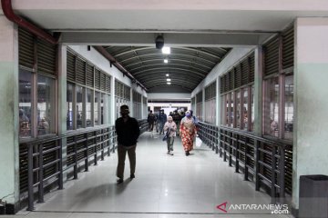 Terminal Purabaya sepi penumpang