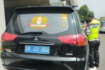 Pengemudi mobil "Kekaisaran Sunda" merupakan Kepala Keamanan di RT