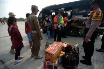 Penumpang travel gelap terjaring penyekatan mudik