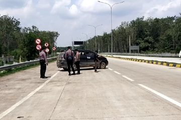  Polres Mesuji putar balik puluhan  kendaraan ke arah Palembang