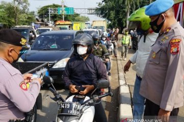 1.500 kendaraan diputar balik di titik sekat arteri Bekasi