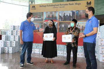 Bank Mega beri Rp2,5 miliar untuk masyarakat terdampak pandemi