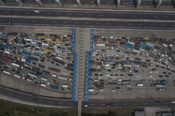 PENYEKATAN DI TOL CIKARANG BARAT