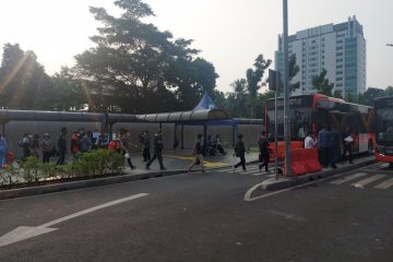Bus gratis di Stasiun Tanah Abang diminati warga di akhir pekan