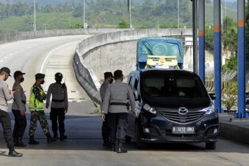 Sepekan, edaran pelarangan "open house" hingga sanksi ASN nekat mudik