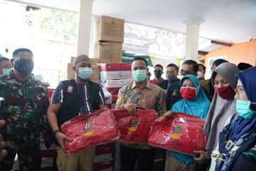 Terjadi jelang Lebaran, korban kebakaran di Makassar dapat bantuan