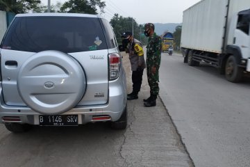 Polda Lampung putar balik delapan kendaraan larangan mudik Lebaran