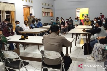 Pekerja migran Indonesia asal Jember-Jatim dikarantina di hotel