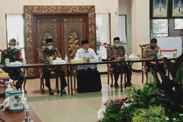 Zona oranye, Bupati Jember imbau warga shalat Idul Fitri di rumah