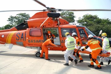 Jasa Marga - Basarnas simulasi penyelamatan di tol via "rescue" udara