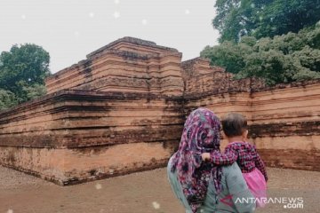 Kawasan wisata Percandian Muara Jambi ditutup sementara