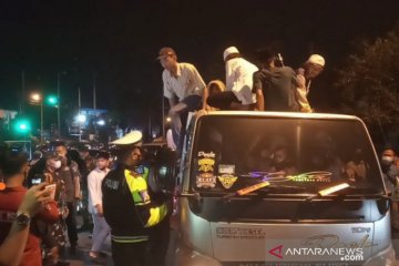 Satgas COVID-19 Kabupaten Bogor bubarkan takbir keliling jalur Puncak