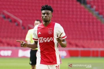 Ajax kirim VVV Venlo terdegradasi bersama ADO Den Haag