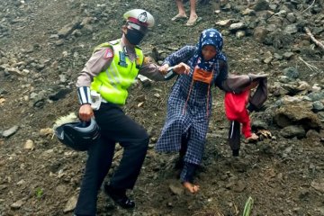 Tiga titik longsor tutupi badan jalan di Gayo Lues