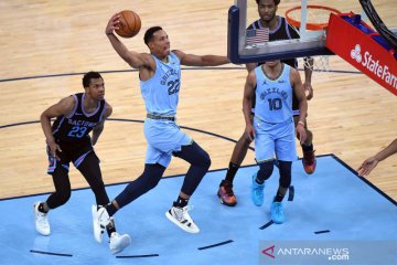 Grizzlies menang tipis setengah bola atas Kings dengan skor akhir 107-106