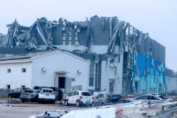 Wuhan porak-poranda diterjang tornado