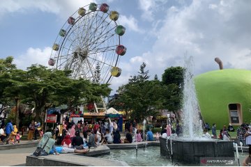 Kunjungan wisatawan di Alun-Alun Kota Batu naik saat libur Lebaran