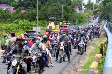 Begini penampakan antrean di pos penyekatan larangan mudik Dumai