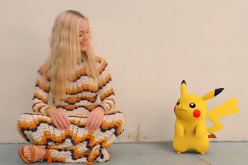 Pikachu tampil sebagai sahabat Katy Perry dalam video kilp "Electric"