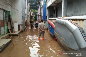 Ketinggian banjir Kampung Baru Jaksel mulai turun