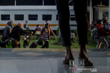 Arus balik pemudik di Stasiun Kiaracondong Bandung