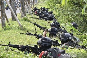 Prajurit TNI AD latihan pertempuran kota