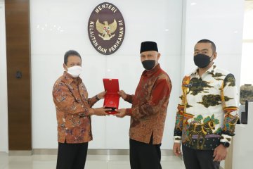 Menteri Trenggono dorong Pemprov Sumbar kembangkan budidaya udang