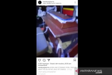 Kronologi kecelakaan yang menyebabkan jenazah terjatuh dari ambulans