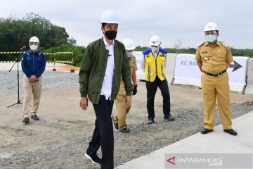 Presiden Jokowi tinjau pembangunan tol Pekanbaru-Bangkinang