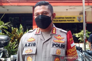 Polisi salurkan 19 ton beras bagi warga yang sedang isolasi mandiri