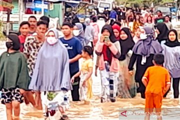 Banjir jadi "obyek wisata dadakan" di Bulungan