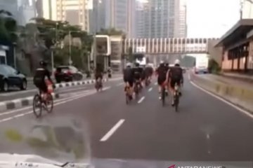 Polda Metro bantah anggotanya kawal pesepeda di Sudirman yang viral