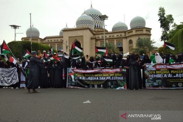 Ratusan orang gelar aksi bela Palestina di Aceh