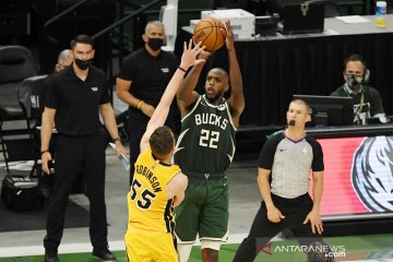 Khris Middleton bawa Bucks rebut gim pertama atas Heat