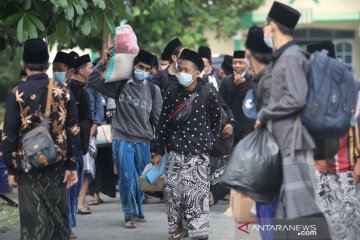 Sebanyak 25.000 santri kembali ke Ponpes Lirboyo secara bertahap