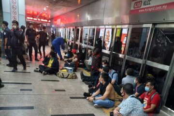 Dua LRT bertabrakan di Kuala Lumpur Senin malam