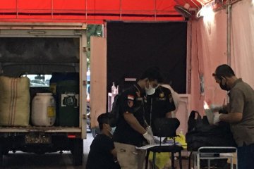 Polisi gerebek layanan rapid test lantatur di Medan