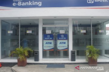 Pemberlakuan tarif penarikan tunai ATM Link Himbara dinilai membebani