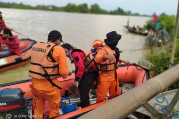 Basarnas Banten lanjutkan pencarian pelajar terseret ombak Rabu