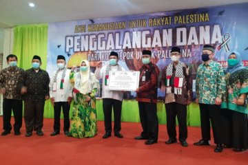 Disdik Depok serahkan bantuan kemanusiaan Rp911 juta untuk Palestina