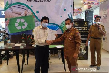 Produk daur ulang sampah di Padang tembus mal dan swalayan